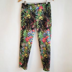 Black Floral Capri Pant